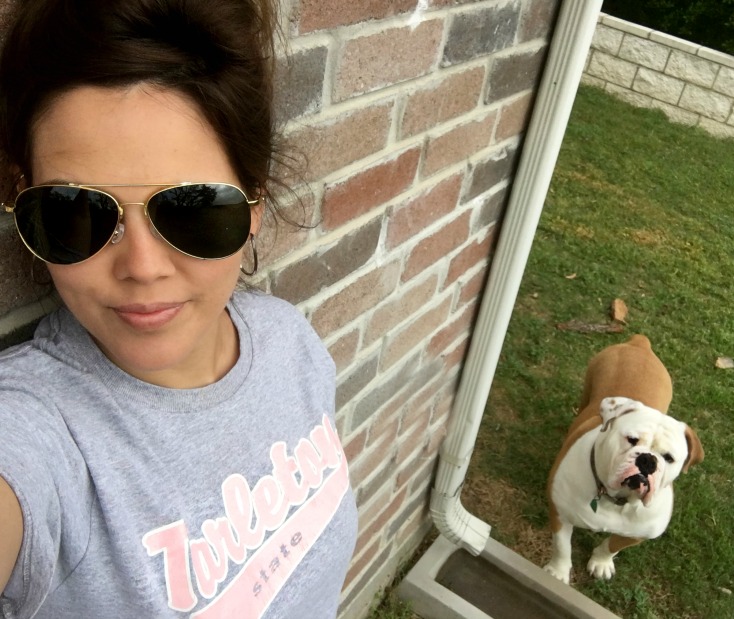5 things I LOVE about summer weather! Here is some summer inspiration for you complete with cold drinks, sunglasses and flip flops! on chemistrycachet.com
