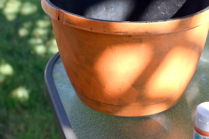 Almost Free DIY Pumpkin Planter from recycled pots that plants come in! Transform a cheap pot into a cute jack-o-lantern pumpkin planter for fall on chemistrycachet.com