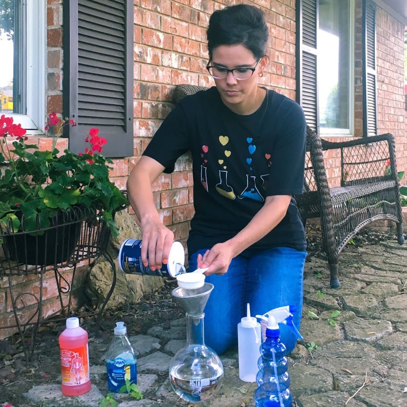 natural weed killer using vinegar and salt