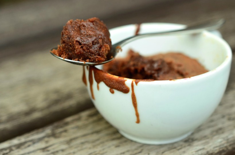 10 Delicious & Healthy Chocolate Treats (That Taste Decadent!) You would never guess these chocolate desserts are good for you too! See them on chemistrycachet.com