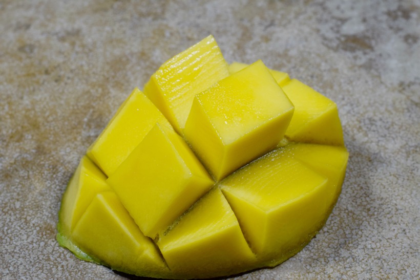 Anti-Inflammatory Smoothie with Mango