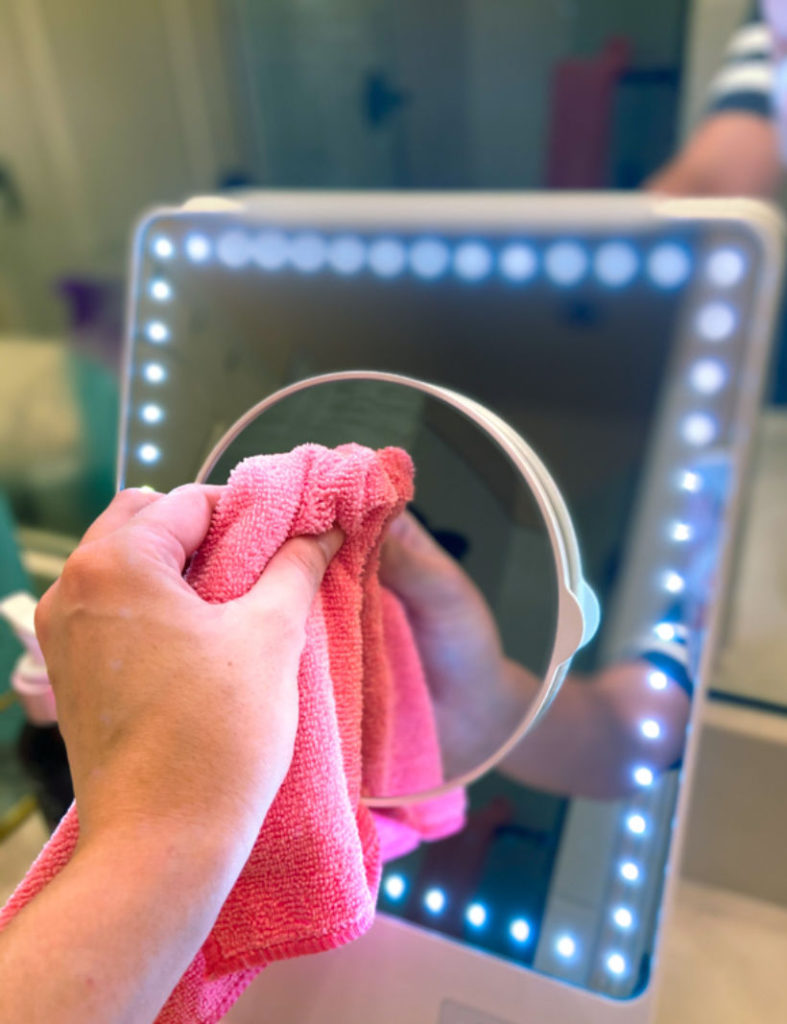 How To Deep Clean Your Bathroom Quickly Like a Pro
