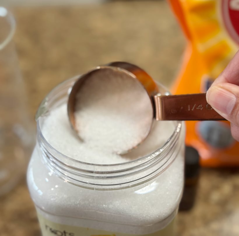 3-Ingredient Toilet Cleaning Powder with citric acid