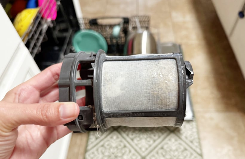 cleaning dishwasher filter