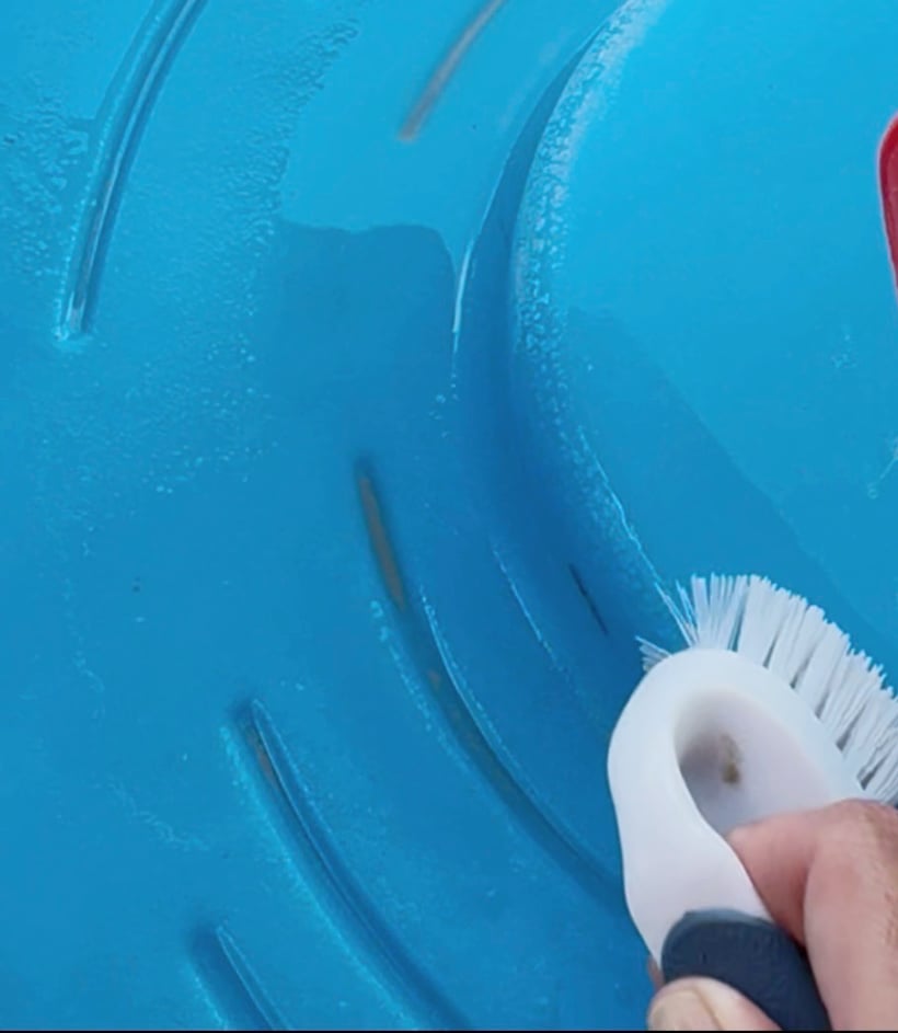 how to clean a kid's water table